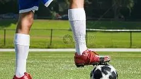 《卡拉格犀利提问：若斯洛特被罢免，谁能临危受命？杰拉德恐非最佳人选？》