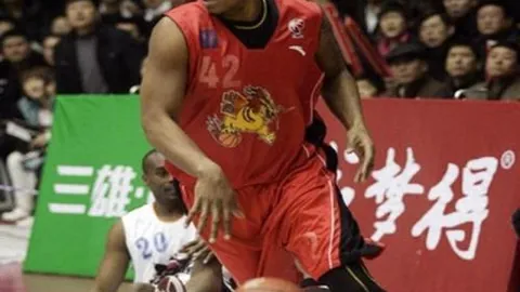 “狼队创队史新低！连续20场联赛未尝胜绩，顶级联赛9连败惊动足坛！”